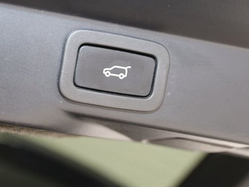 Used 2020 Land Rover Range Rover Sport SE image 51