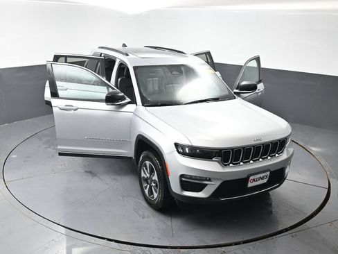 Used 2024 Jeep Grand Cherokee Limited 4xe AWD/4WD image 63