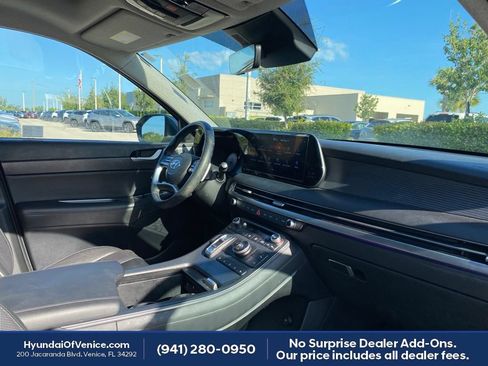 Used 2024 Hyundai Palisade Limited FWD image 18