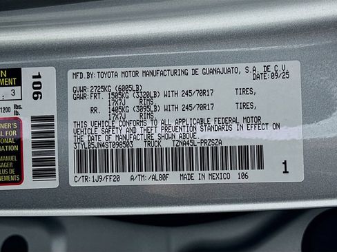 Certified 2025 Toyota Tacoma SR5 AWD/4WD image 30
