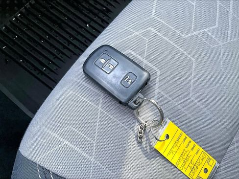 Used 2023 Toyota Tacoma TRD Sport w/ Technology Package image 14