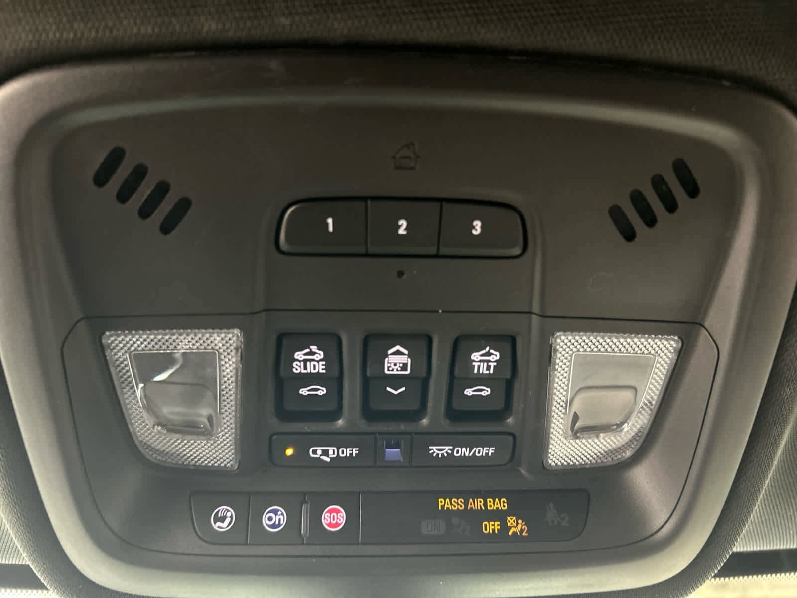 Used 2023 Chevrolet Traverse RS AWD/4WD image 6