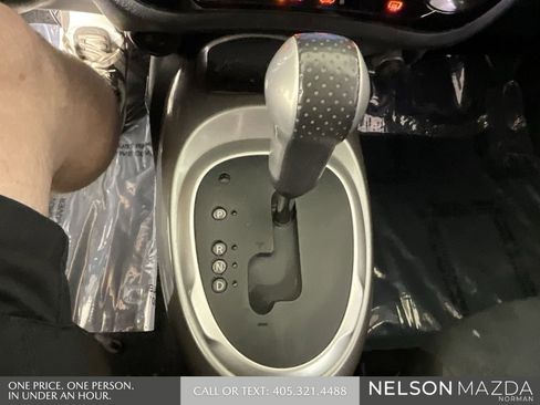 Used 2015 Nissan Juke SV w/ Technology Package image 35