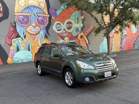 Used 2014 Subaru Outback 2.5i w/ Alloy Wheel Package AWD/4WD image 7