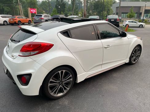Used 2016 Hyundai Veloster Turbo w/ Option Group 04 FWD image 4