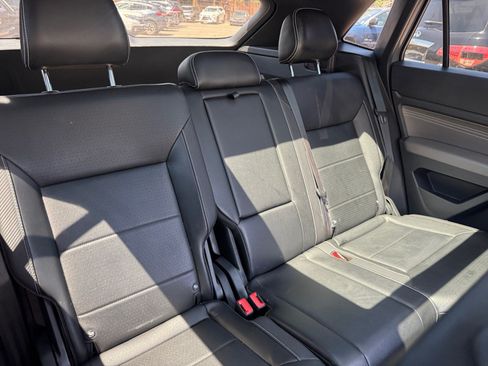 Used 2021 Volkswagen Atlas Cross Sport SEL w/ Cross Sport MDO Package AWD/4WD image 18