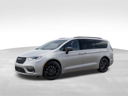 New 2026 Chrysler Pacifica Limited w/ S Appearance Package AWD/4WD image 2