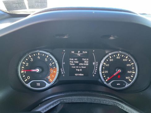 Used 2018 Jeep Renegade Latitude image 19