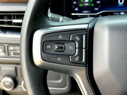 Used 2024 Chevrolet Suburban Premier image 16