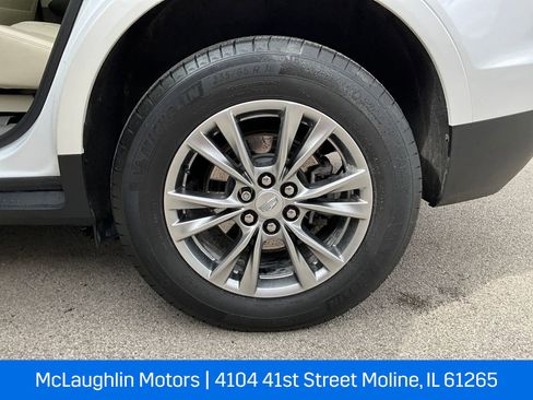 Certified 2023 Cadillac XT5 Premium Luxury AWD/4WD image 16