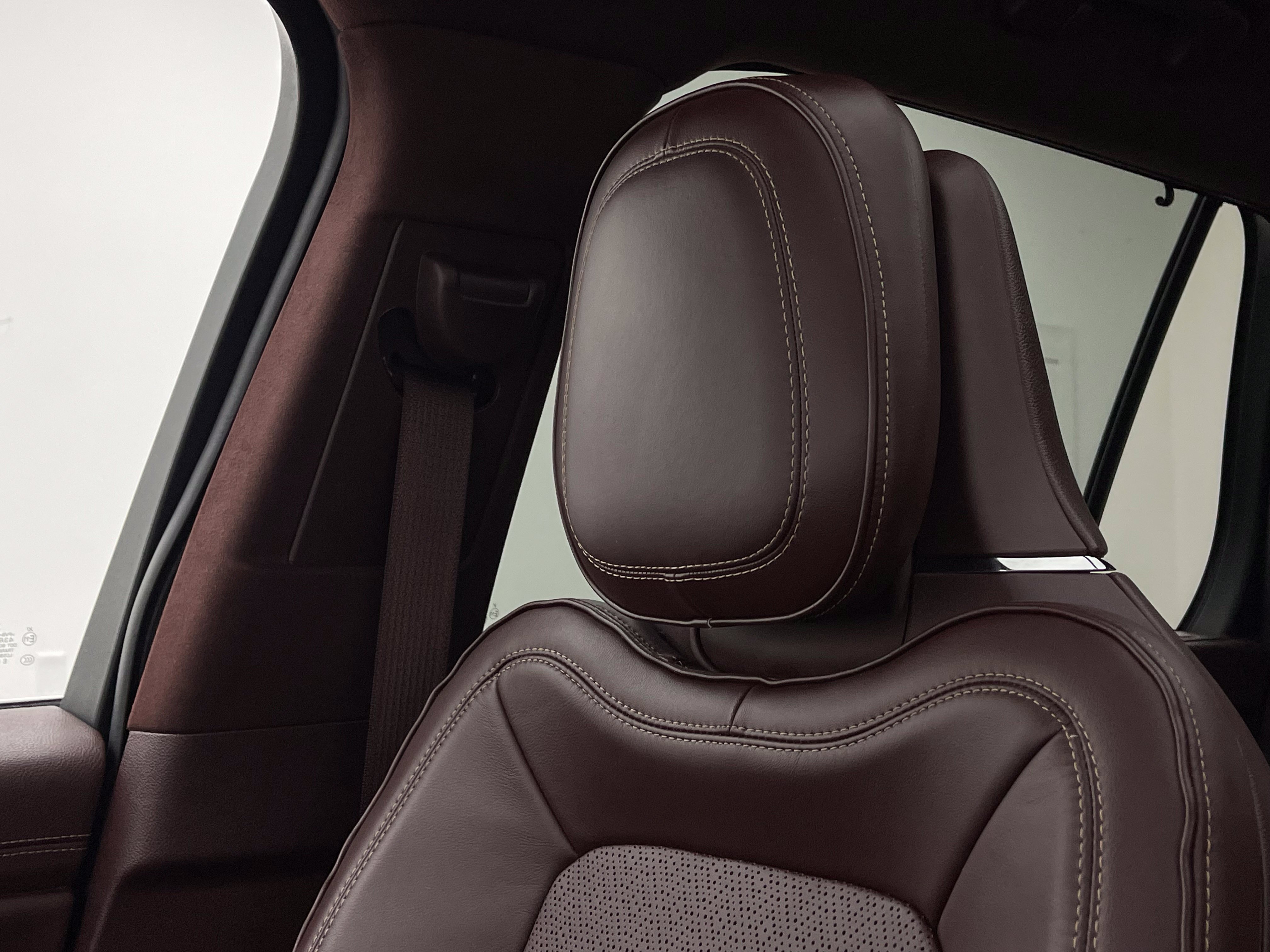 Used 2023 Lincoln Aviator Black Label w/ Dynamic Handling Package AWD/4WD image 48