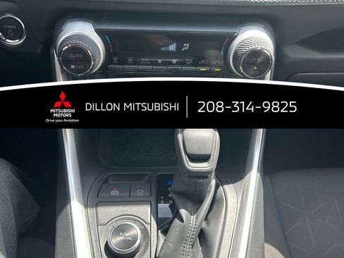 Used 2025 Toyota RAV4 XLE AWD/4WD image 4
