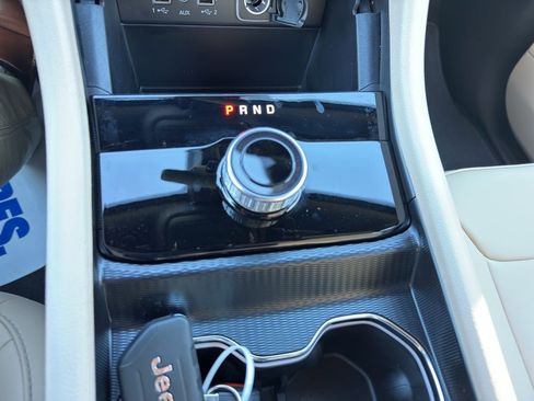 New 2025 Jeep Grand Cherokee Limited image 19