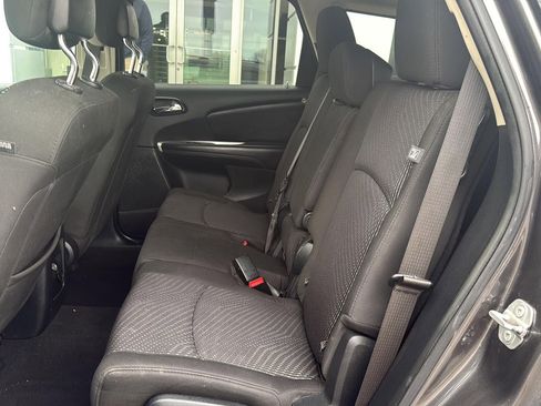 Used 2020 Dodge Journey SE image 13