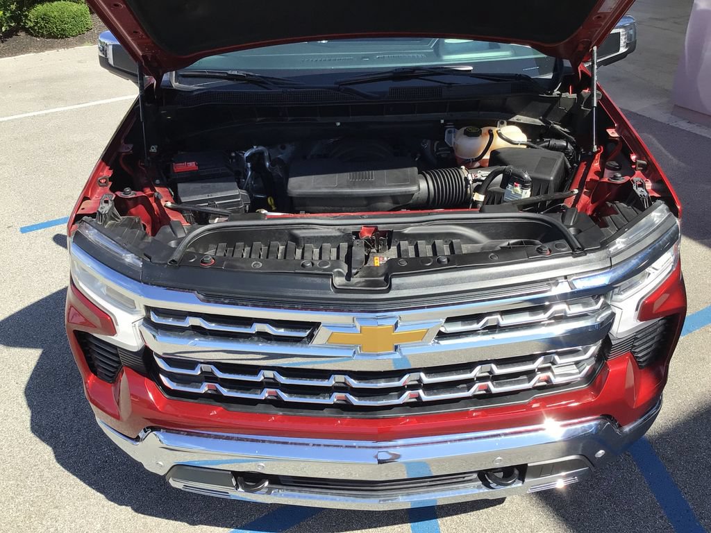 Used 2023 Chevrolet Silverado 1500 LTZ w/ Technology Package AWD/4WD image 38