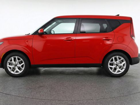 Used 2025 Kia Soul LX w/ LX Technology Package image 11