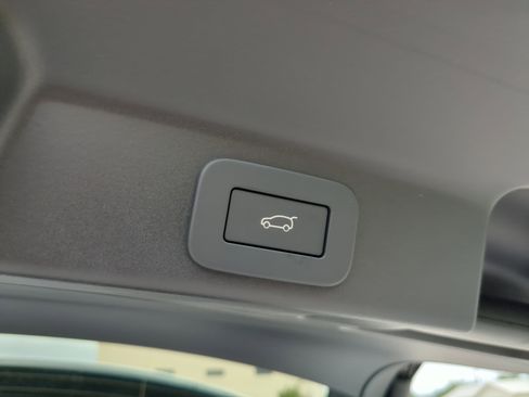 New 2026 Jaguar F-PACE R-Dynamic S image 12