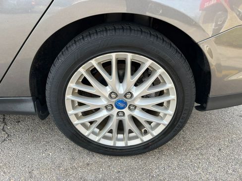 Used 2012 Ford Focus SEL FWD image 12