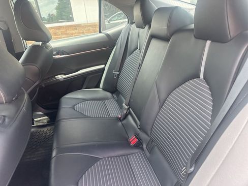 Used 2021 Toyota Camry SE FWD image 4