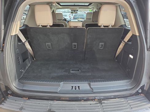 Used 2024 Ford Expedition Limited image 5