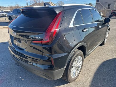 Used 2024 Cadillac XT4 Luxury w/ Cold Weather Package image 3