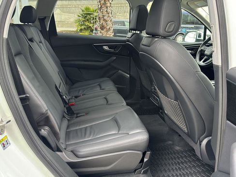 Used 2022 Audi Q7 Premium Plus image 13