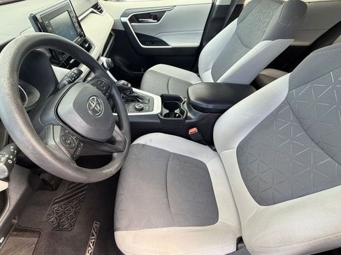 Certified 2021 Toyota RAV4 XLE image 5