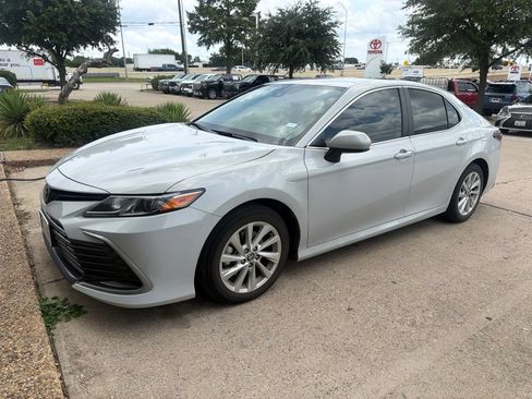 Used 2023 Toyota Camry LE FWD image 1
