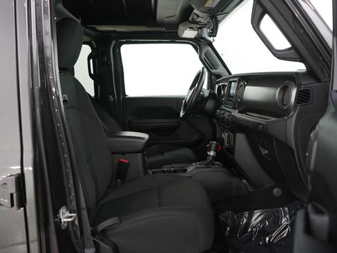 Used 2021 Jeep Wrangler Unlimited Sport image 9