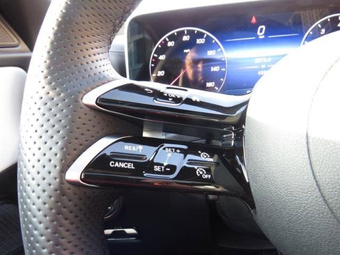 Used 2025 Mercedes-Benz C 300 4MATIC Sedan image 16