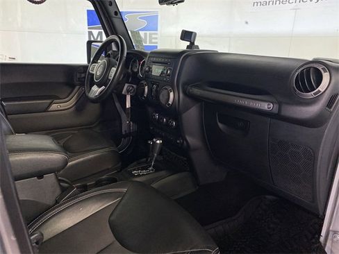 Used 2017 Jeep Wrangler Unlimited Sport image 31