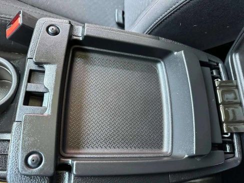 Used 2013 Jeep Wrangler Unlimited Sport image 37