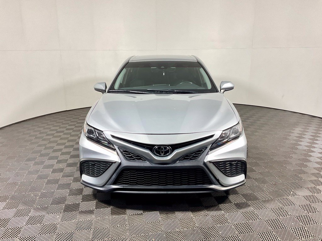 Used 2021 Toyota Camry SE FWD image 5