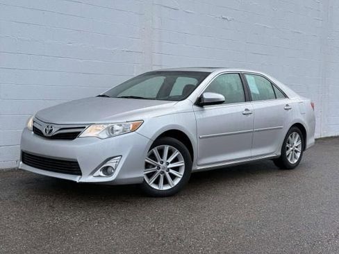 Used 2014 Toyota Camry XLE w/ Leather Package image 1
