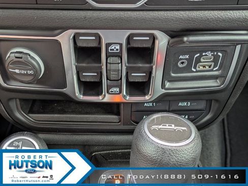 New 2025 Jeep Gladiator Sport image 22