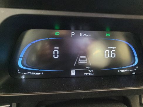 Used 2024 Hyundai Elantra SE FWD image 23