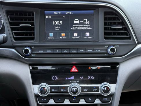 Used 2020 Hyundai Elantra SEL image 29