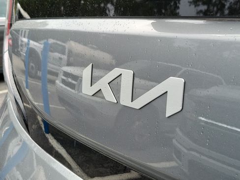 Used 2024 Kia Soul LX w/ Option Group 015 FWD image 6