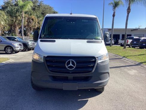 Used 2022 Mercedes-Benz Sprinter 1500 image 3