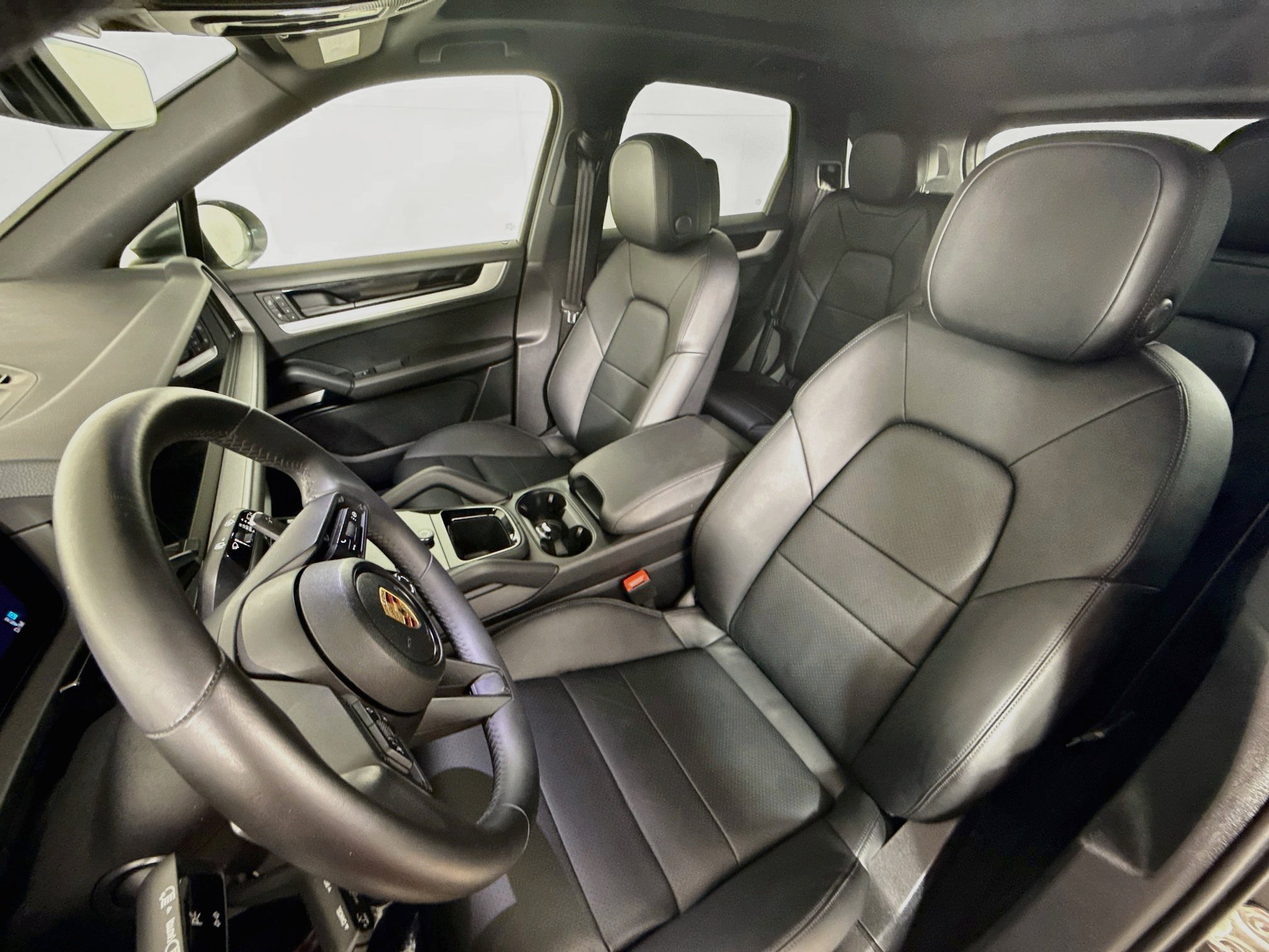 Certified 2024 Porsche Cayenne AWD/4WD image 5