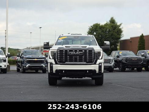 Used 2024 GMC Sierra 2500 Denali Ultimate AWD/4WD image 2