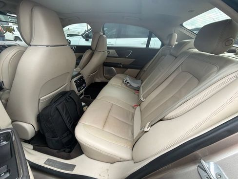 Used 2019 Lincoln Continental Reserve AWD/4WD image 8