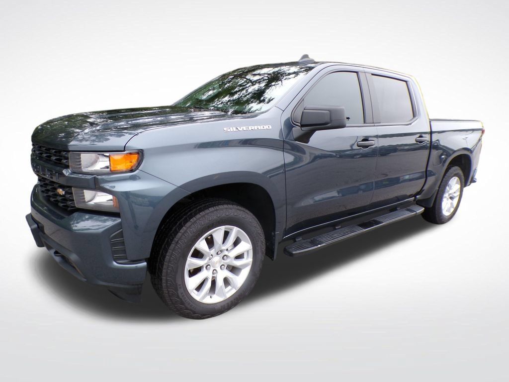 Used 2020 Chevrolet Silverado 1500 Custom w/ Custom Value Package AWD/4WD image 2