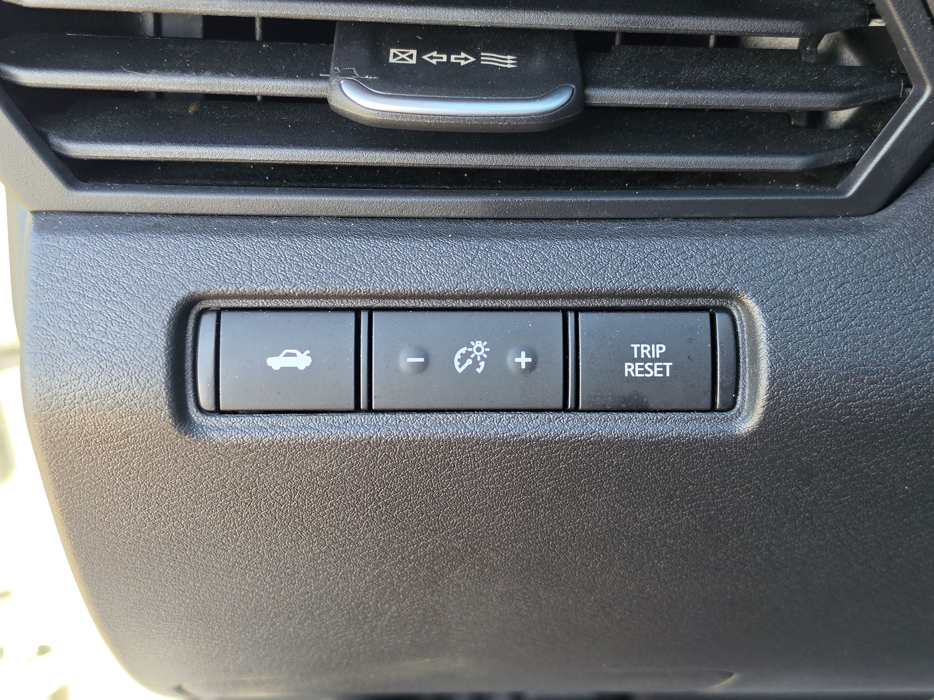 Used 2024 Nissan Altima 2.5 SR w/ SR Premium Package FWD image 33
