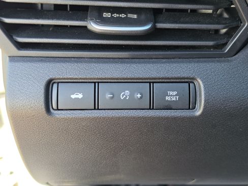 Used 2024 Nissan Altima 2.5 SR w/ SR Premium Package FWD image 33
