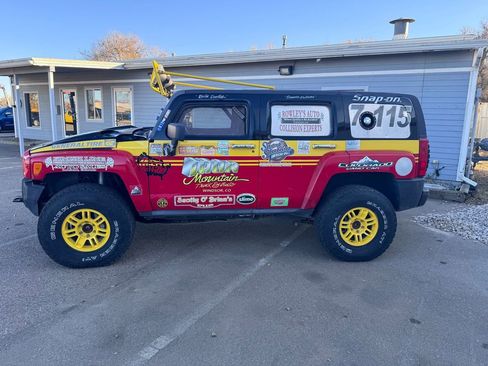 Used 2007 HUMMER H3 image 2