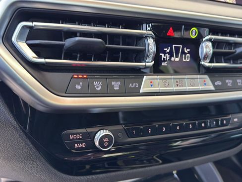 Certified 2024 BMW X4 xDrive30i w/ Premium Package image 23