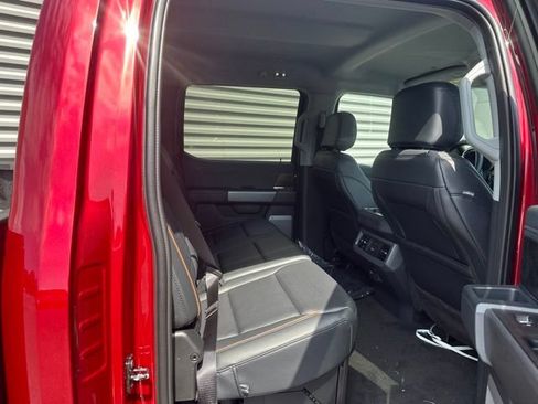 New 2026 Ford F250 Lariat w/ Black Appearance Package AWD/4WD image 31