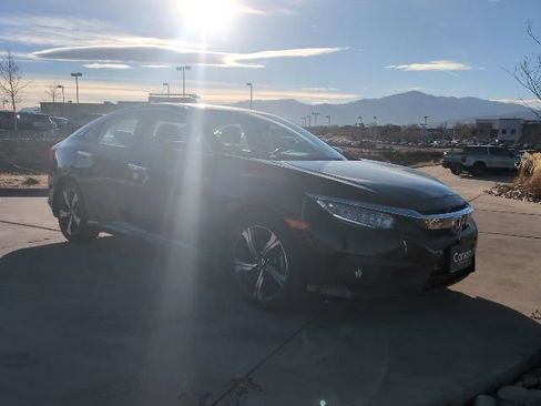 Used 2017 Honda Civic Touring image 16