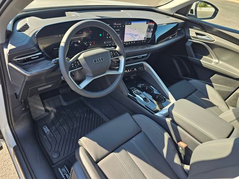 New 2025 Audi Q5 Premium Plus image 2